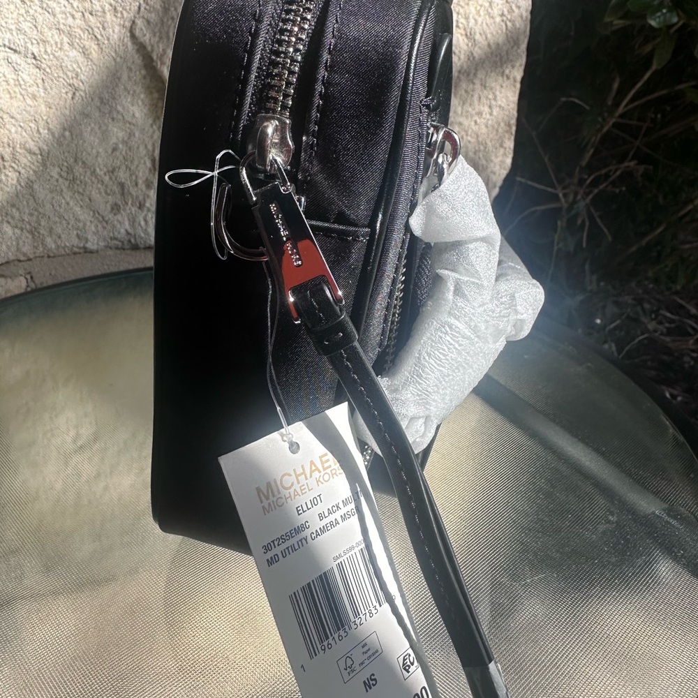 Michael Kors Black Multi Utility Bag - Picture 5 of 8